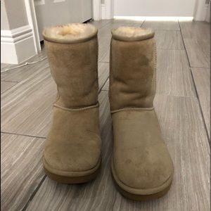 Short Cream Ugg size 8W